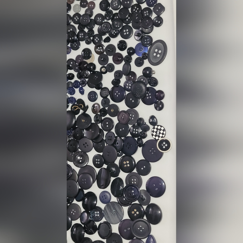 Assorted Black Buttons Collection โ โ โ bulk Lot - Picture 9 of 11